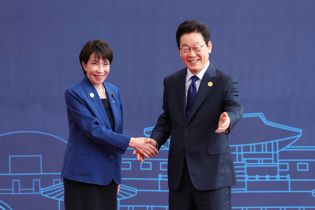 Thủ tướng Nhật Bản Sanae Takaichi vượt qua thử thách đầu tiên trong cương vị lãnh đạo - Ảnh 1. Thủ tướng Nhật Bản Sanae Takaichi vượt qua thử thách đầu tiên trong cương vị lãnh đạo - Ảnh 1.