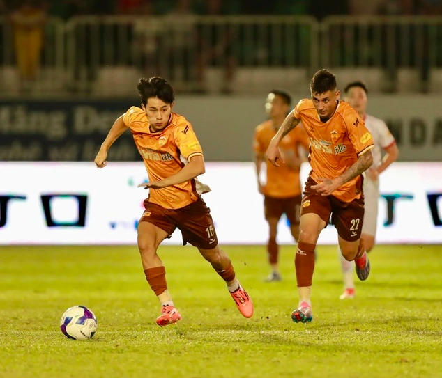 HAGL: Đời thay đổi khi… lối chơi thay đổi, những thống kê gây sốc
- Ảnh 2. HAGL: Đời thay đổi khi… lối chơi thay đổi, những thống kê gây sốc
- Ảnh 2.