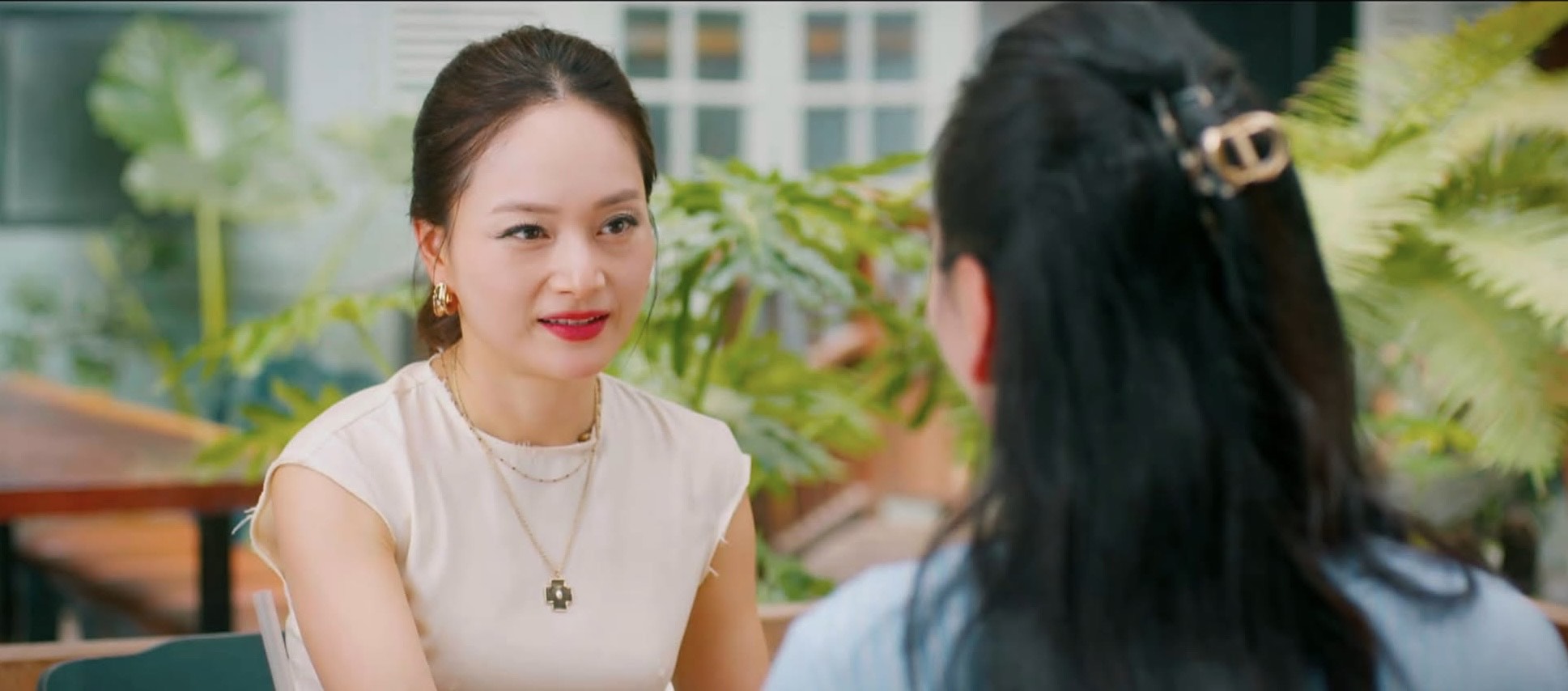 Vì sao khán giả tranh cãi diễn xuất của Lan Phương? - Ảnh 3.