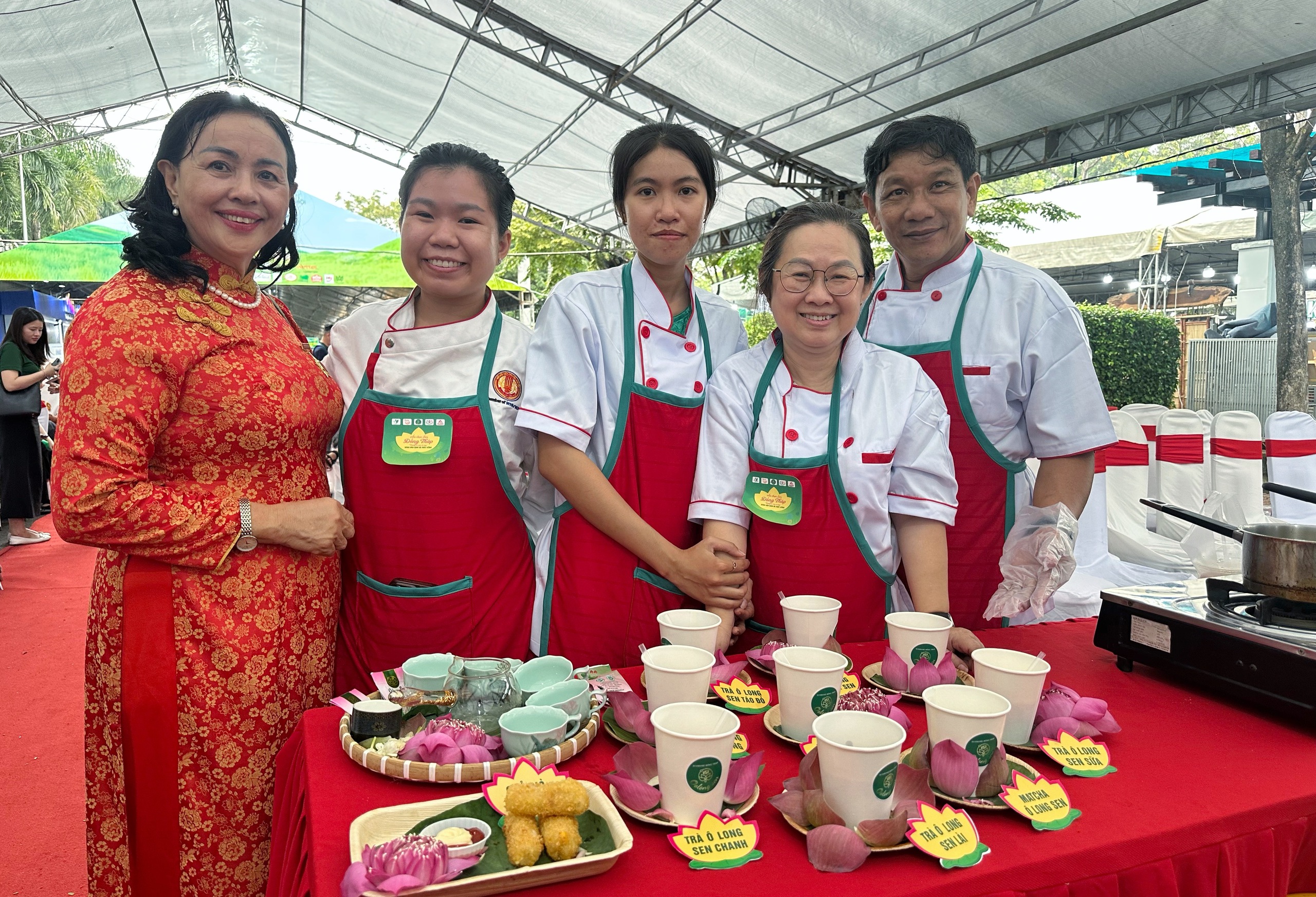 Kỷ lục Việt Nam: 200 món chay từ sen tại lễ hội ẩm thực chay ở TP.HCM - Ảnh 4.