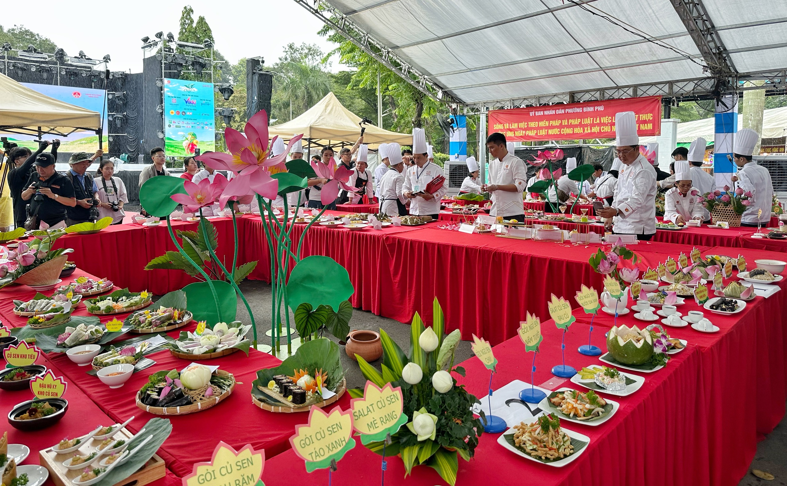 Kỷ lục Việt Nam: 200 món chay từ sen tại lễ hội ẩm thực chay ở TP.HCM - Ảnh 6.