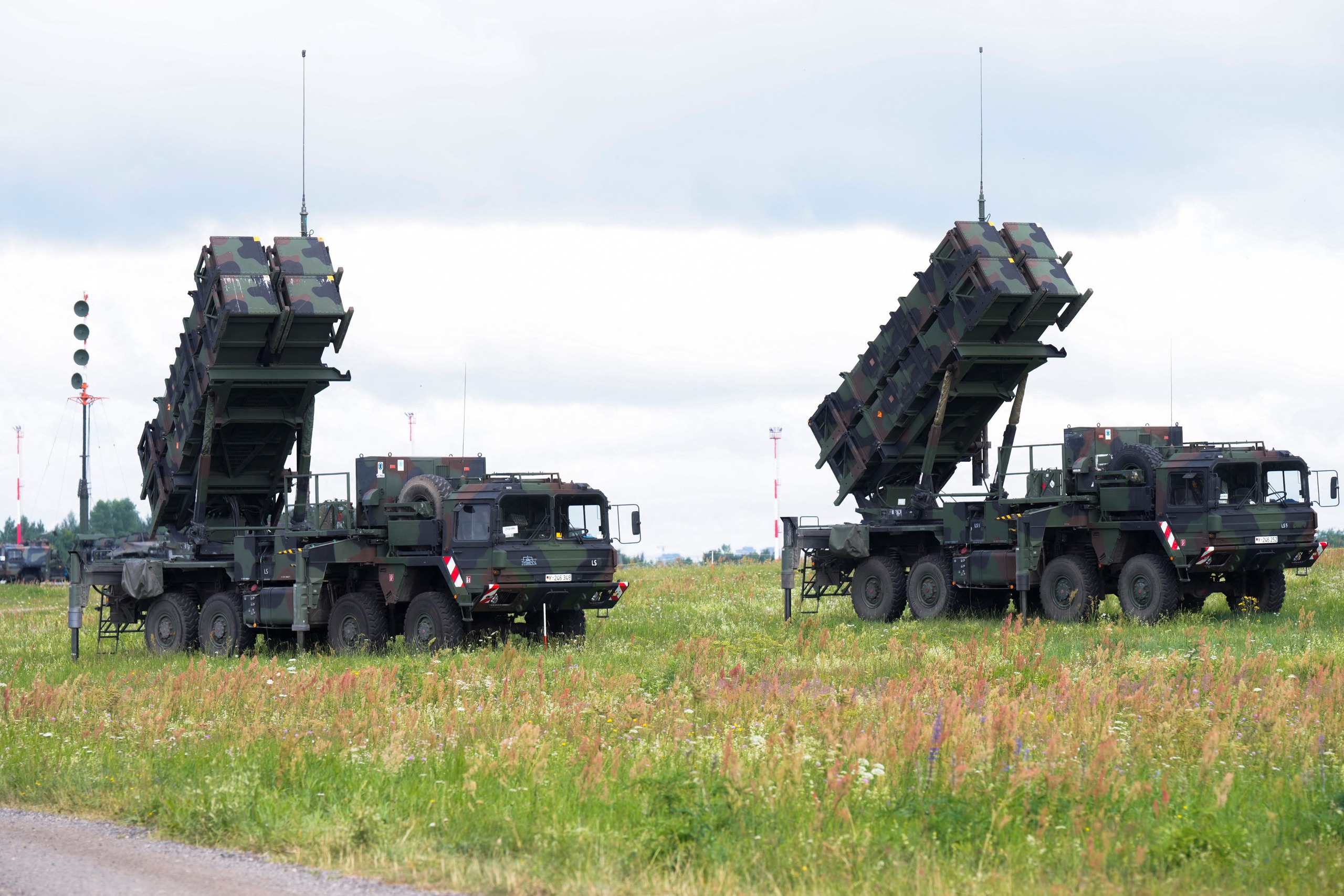 Ukraine nhận tên lửa Patriot, trước mắt sẽ không có Tomahawk - Ảnh 1.