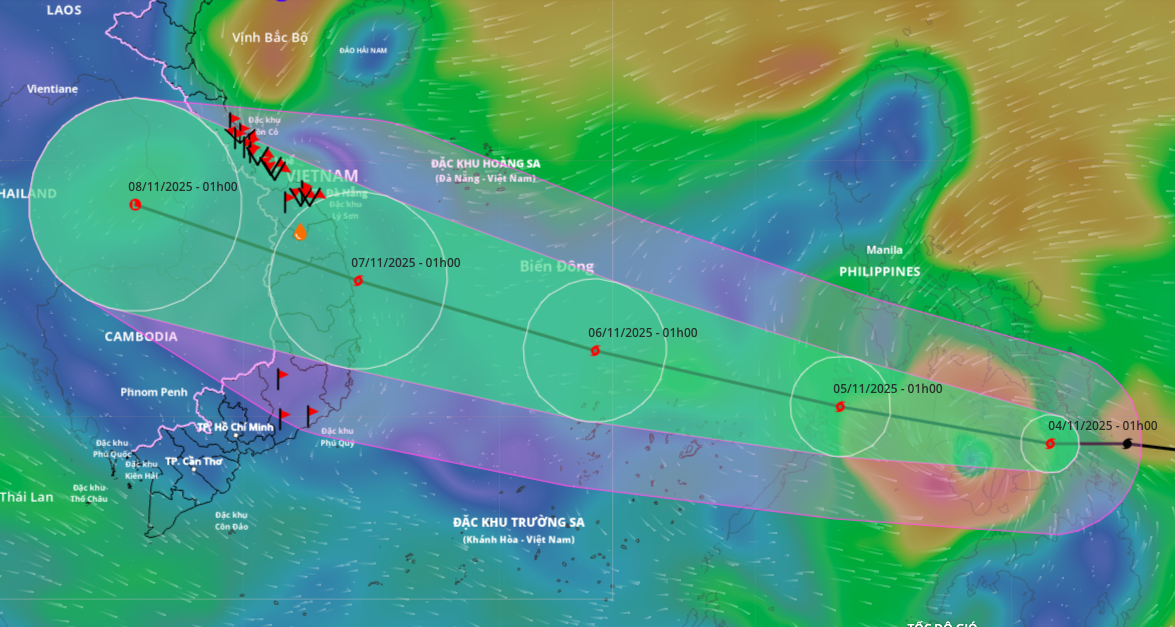 Bão Kalmaegi mạnh lên cấp 13, mưa lớn miền Trung giảm dần- Ảnh 1.