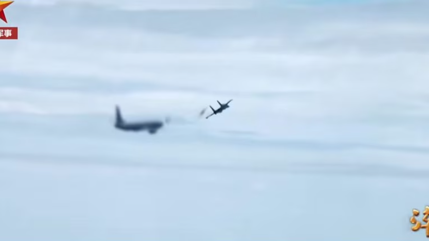 Úc cảnh báo rủi ro gia tăng trên tuyến hàng hải qua Biển Đông- Ảnh 1.