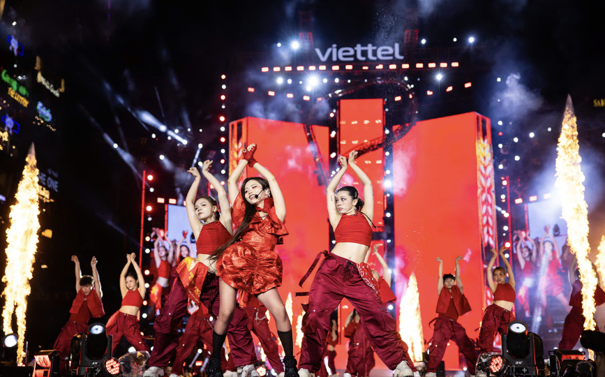 Viettel trình diễn kết nối cầu truyền hình 5G không độ trễ tại Y-Fest 2025 - Ảnh 2. Viettel trình diễn kết nối cầu truyền hình 5G không độ trễ tại Y-Fest 2025 - Ảnh 3.