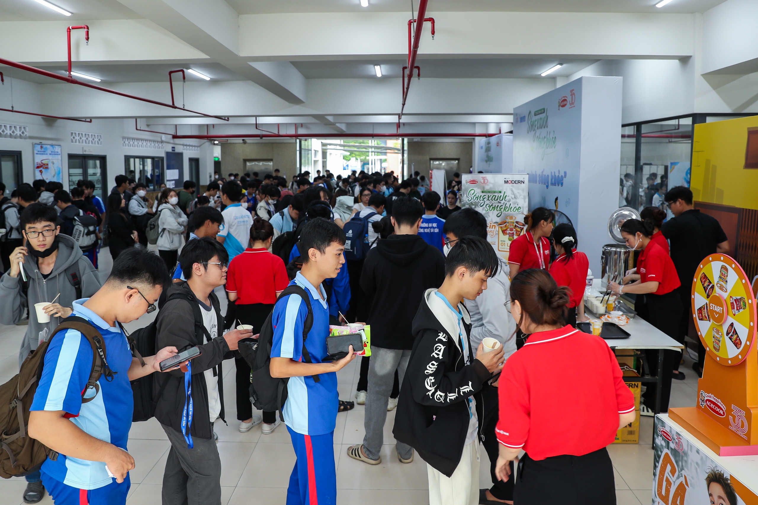 Cùng sinh viên sống xanh sống khỏe để bảo vệ sức khỏe và môi trường - Ảnh 1.