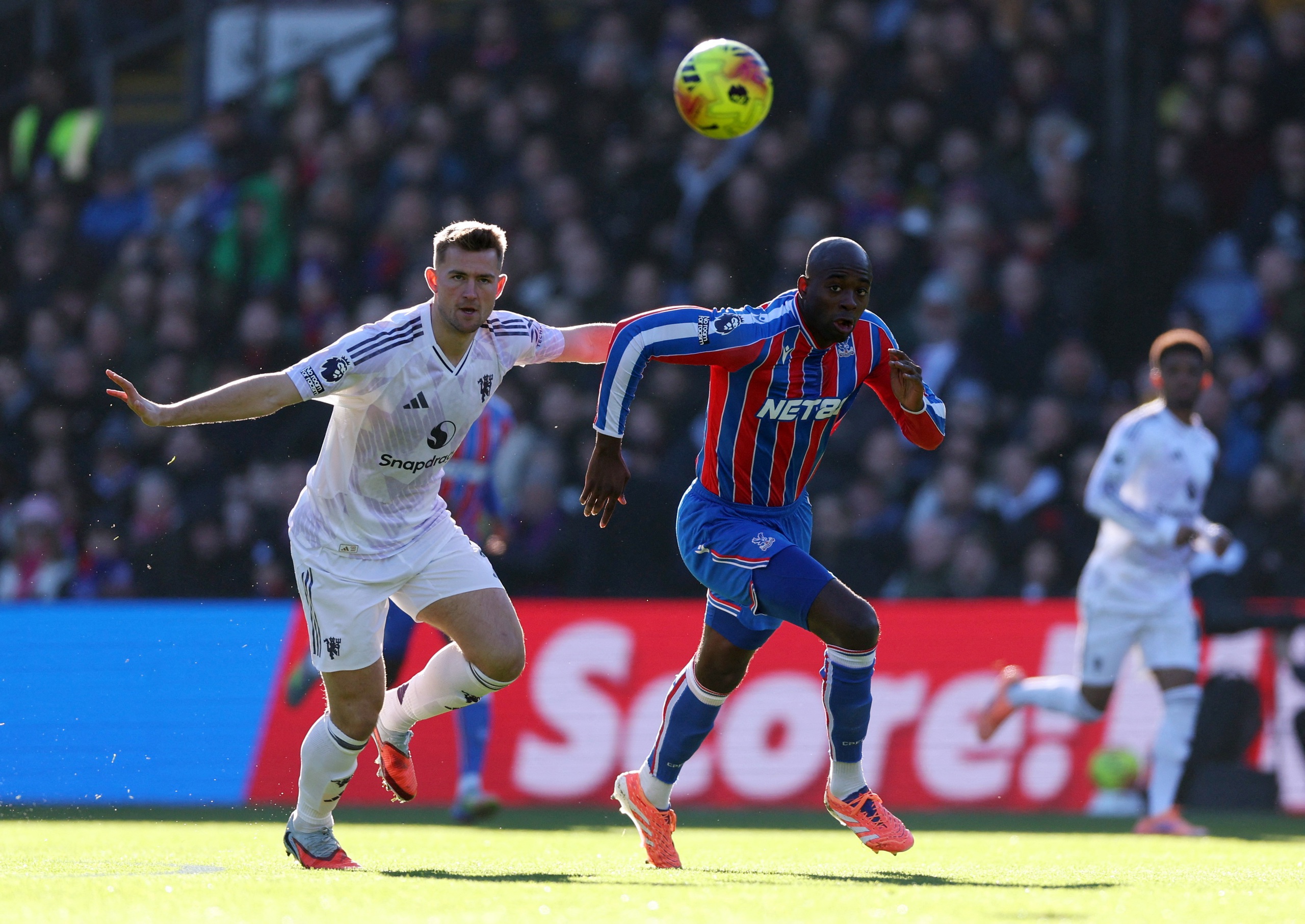 Nhận bàn thua vì ‘không cập nhật luật’, M.U vẫn ngược dòng ngoạn mục hạ Crystal Palace- Ảnh 2.