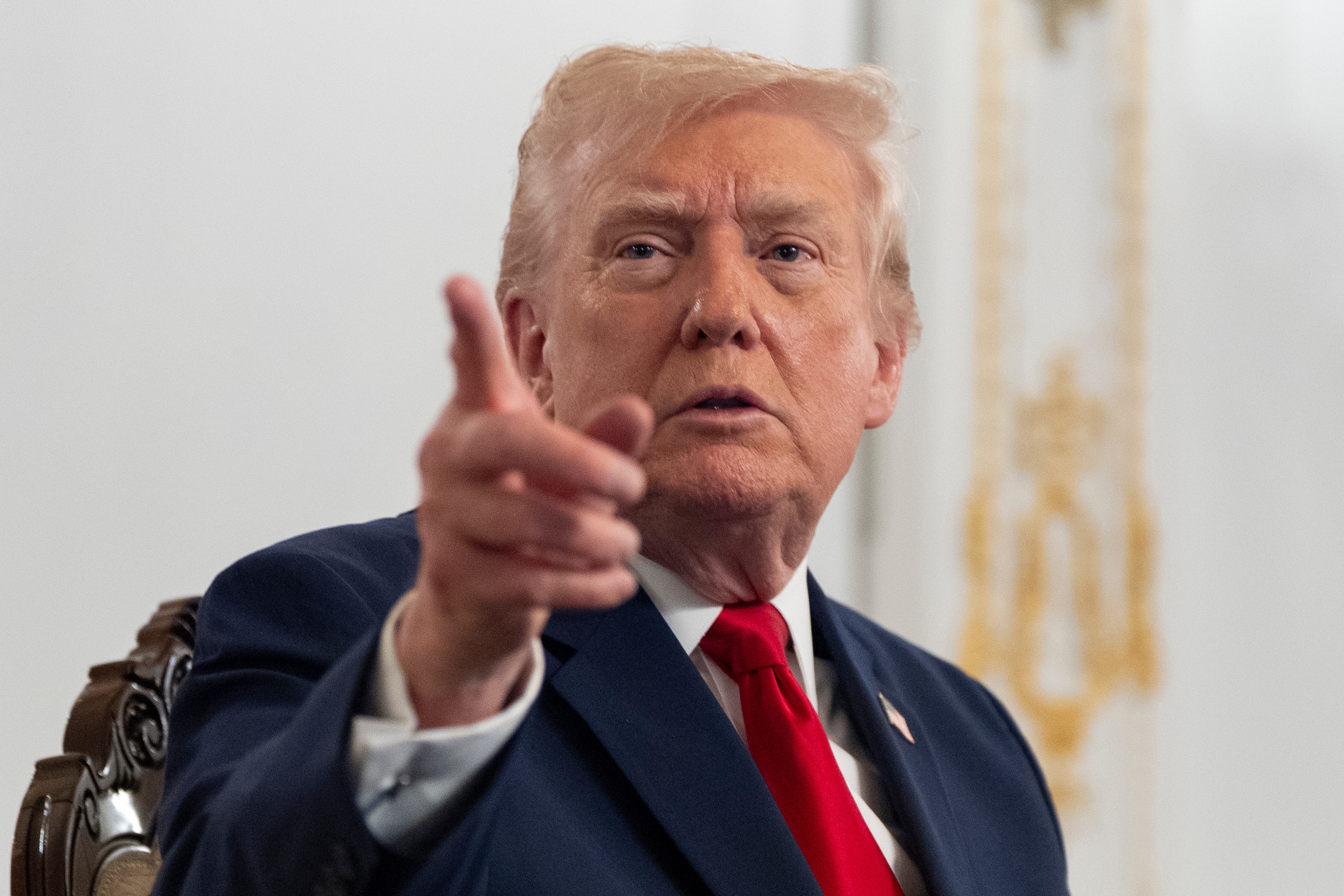 Tỷ lệ ủng hộ Tổng thống Trump xuống mức thấp nhất nhiệm kỳ 2 - Ảnh 1.