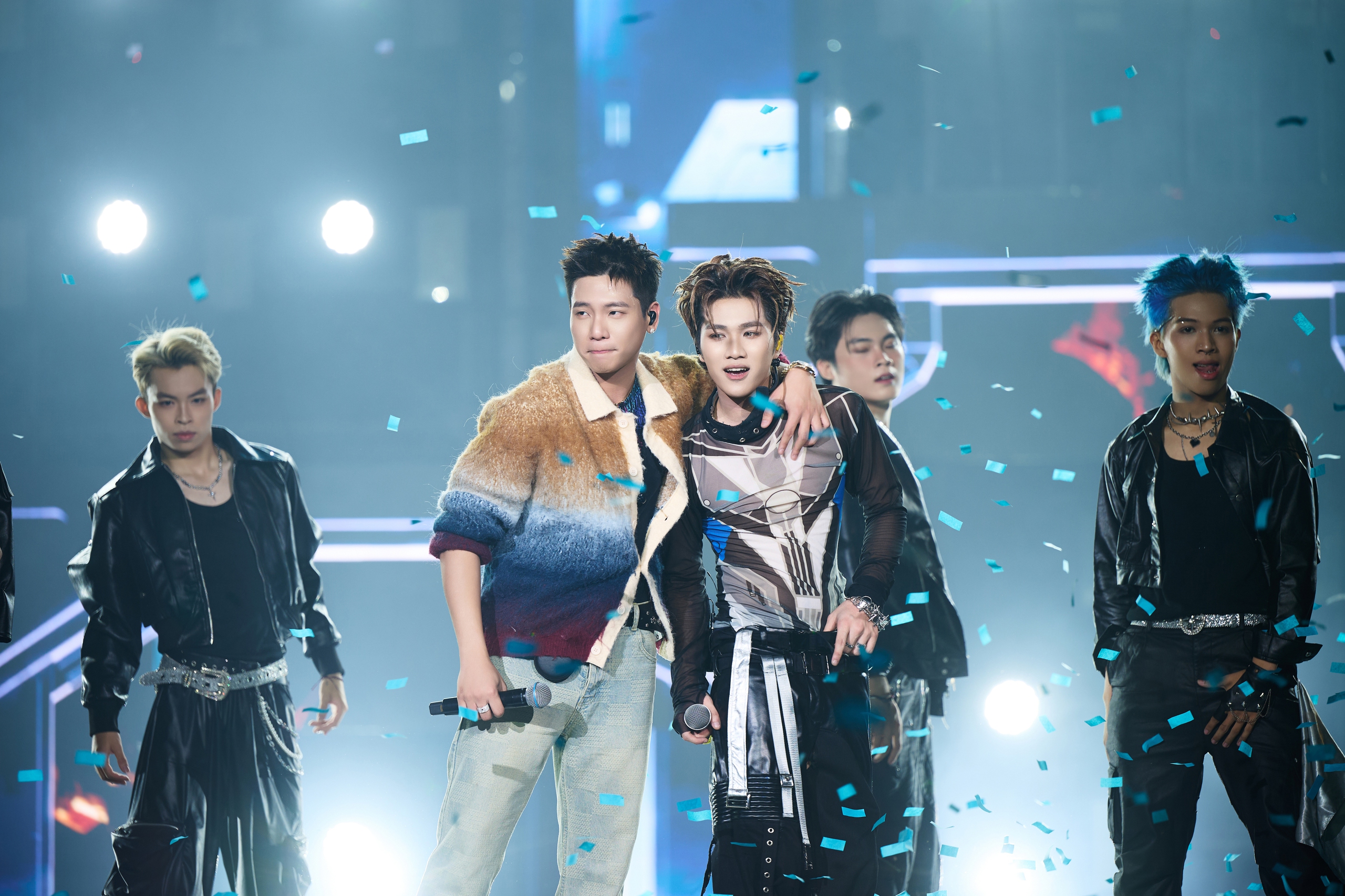 CAPTAIN BOY đưa loạt hit 'Anh trai say hi' vào mini concert đầu tiên- Ảnh 4.