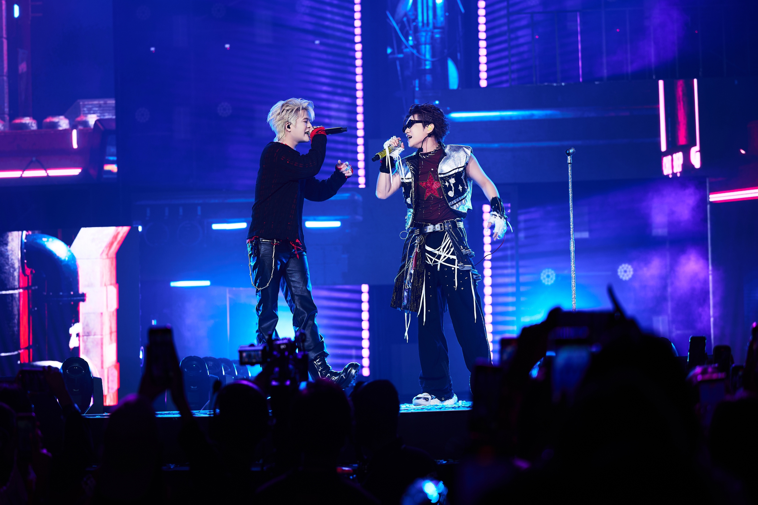 CAPTAIN BOY đưa loạt hit 'Anh trai say hi' vào mini concert đầu tiên- Ảnh 5.