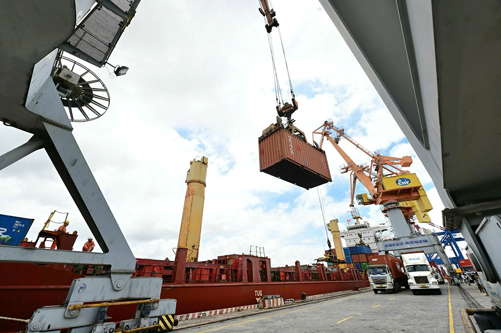 Việt Nam trở thành siêu cường thương mại mới- Ảnh 1. Việt Nam trở thành siêu cường thương mại mới- Ảnh 1.