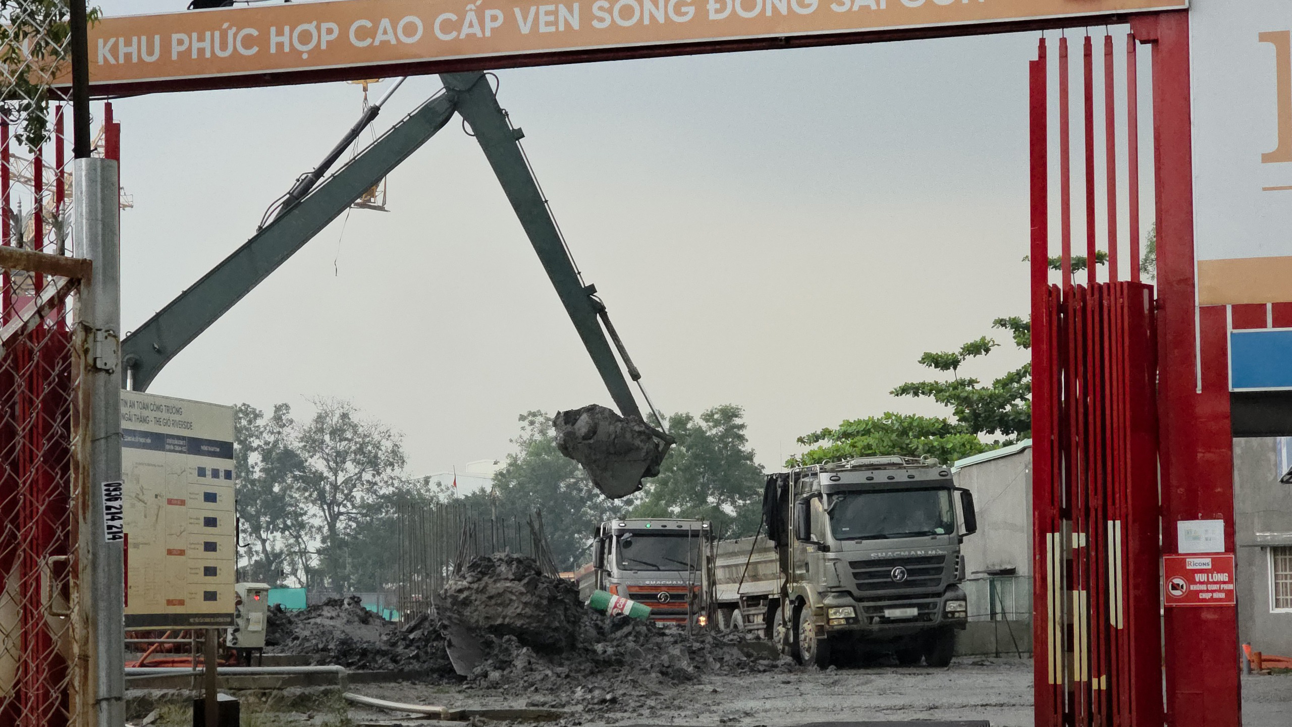 Thâm nhập “đại công trường” san lấp trái phép - Ảnh 4.