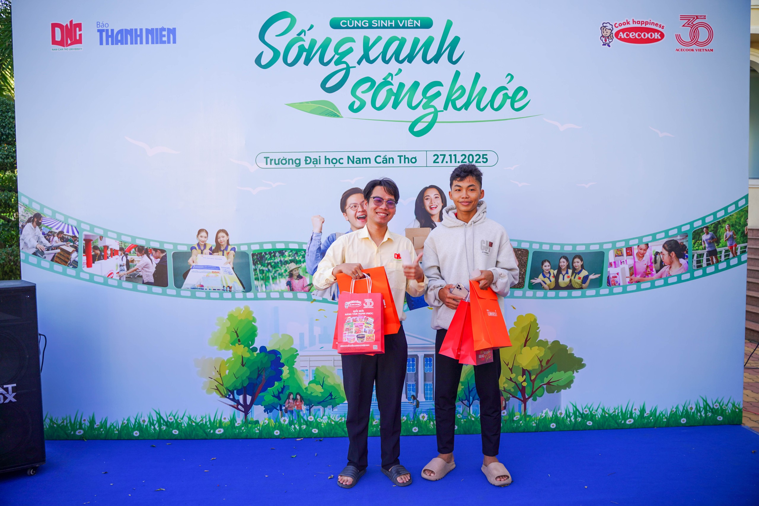 Sinh viên thực hành sống xanh sống khỏe, ấn tượng 'cơn mưa' quà - Ảnh 7.