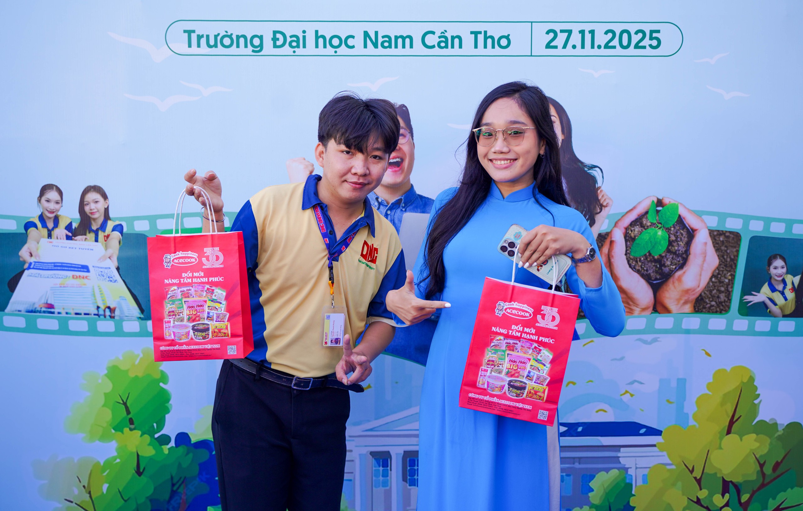 Sinh viên thực hành sống xanh sống khỏe, ấn tượng 'cơn mưa' quà - Ảnh 5.