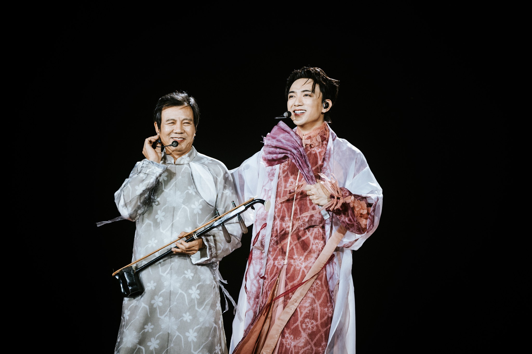 Soobin cháy hết mình trong concert, cùng fan quyên góp hơn 1,2 tỉ đồng cho miền Trung- Ảnh 4.