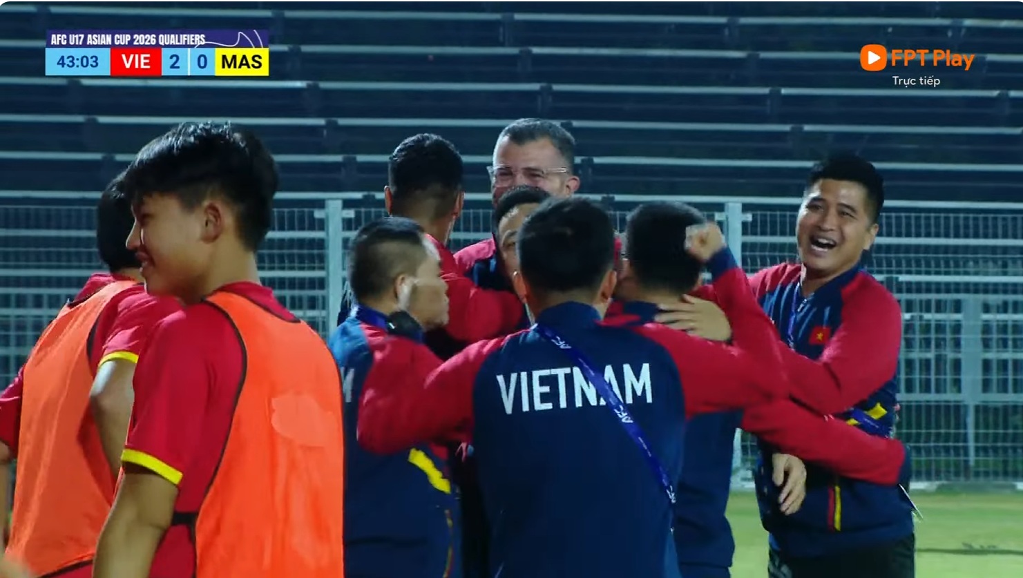 Thắng đậm Malaysia, U.17 Việt Nam lập kỳ tích giành vé đi châu Á: VFF thưởng nóng 600 triệu đồng- Ảnh 2.