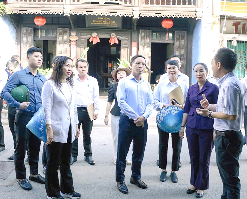 Gỡ nút thắt cấp cứu nhà cổ chờ sập ở Hội An- Ảnh 5. Gỡ nút thắt cấp cứu nhà cổ chờ sập ở Hội An- Ảnh 5.