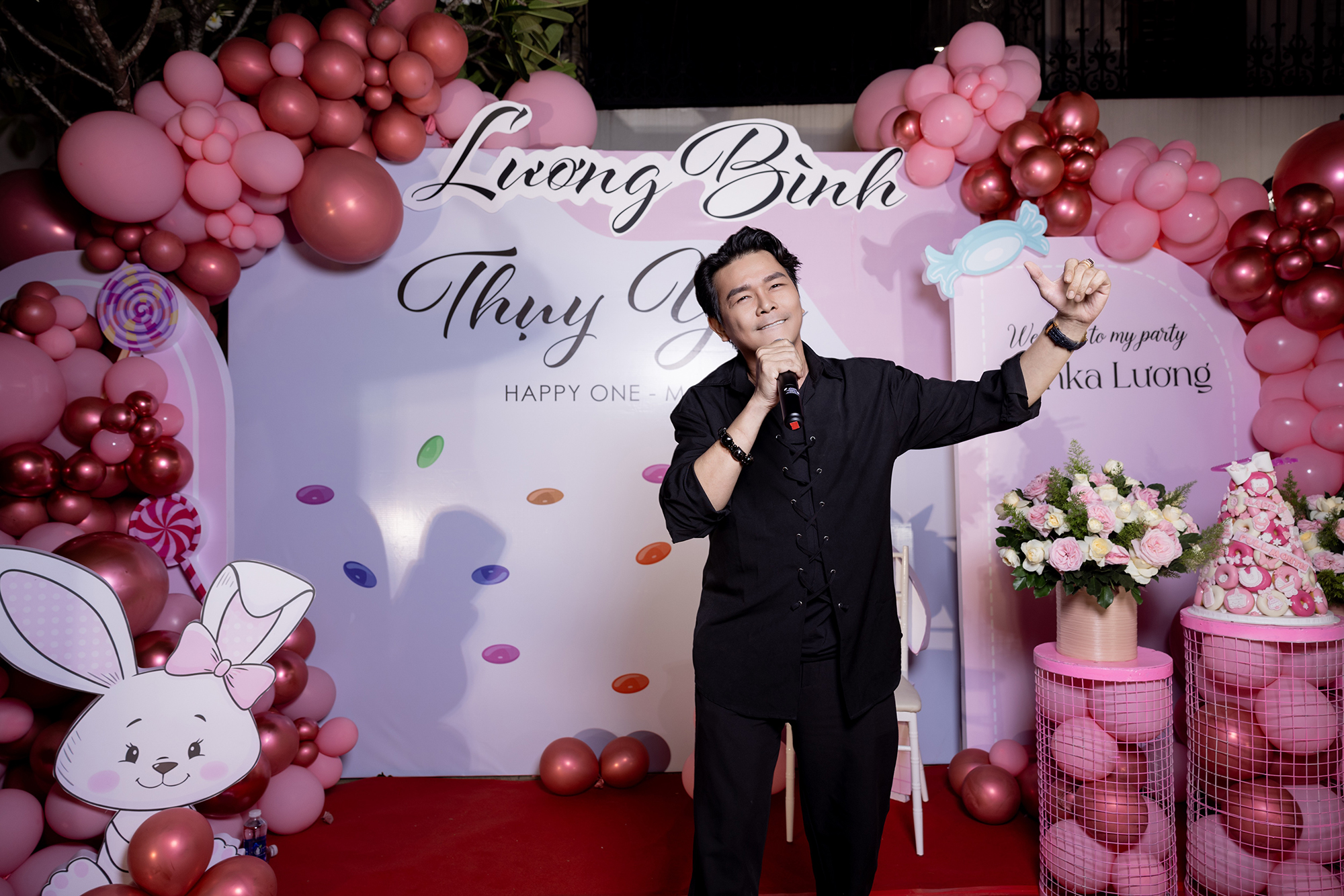 NSƯT Phượng Hằng trổ tài hát vọng cổ dài hơi mừng đầy tháng con Vũ Luân - Ảnh 6.