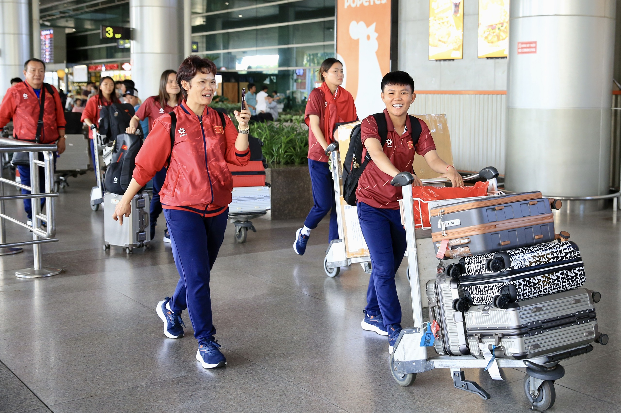 Đội tuyển nữ về nước, HLV Mai Đức Chung tự tin kết quả tốt nhất SEA Games- Ảnh 5.