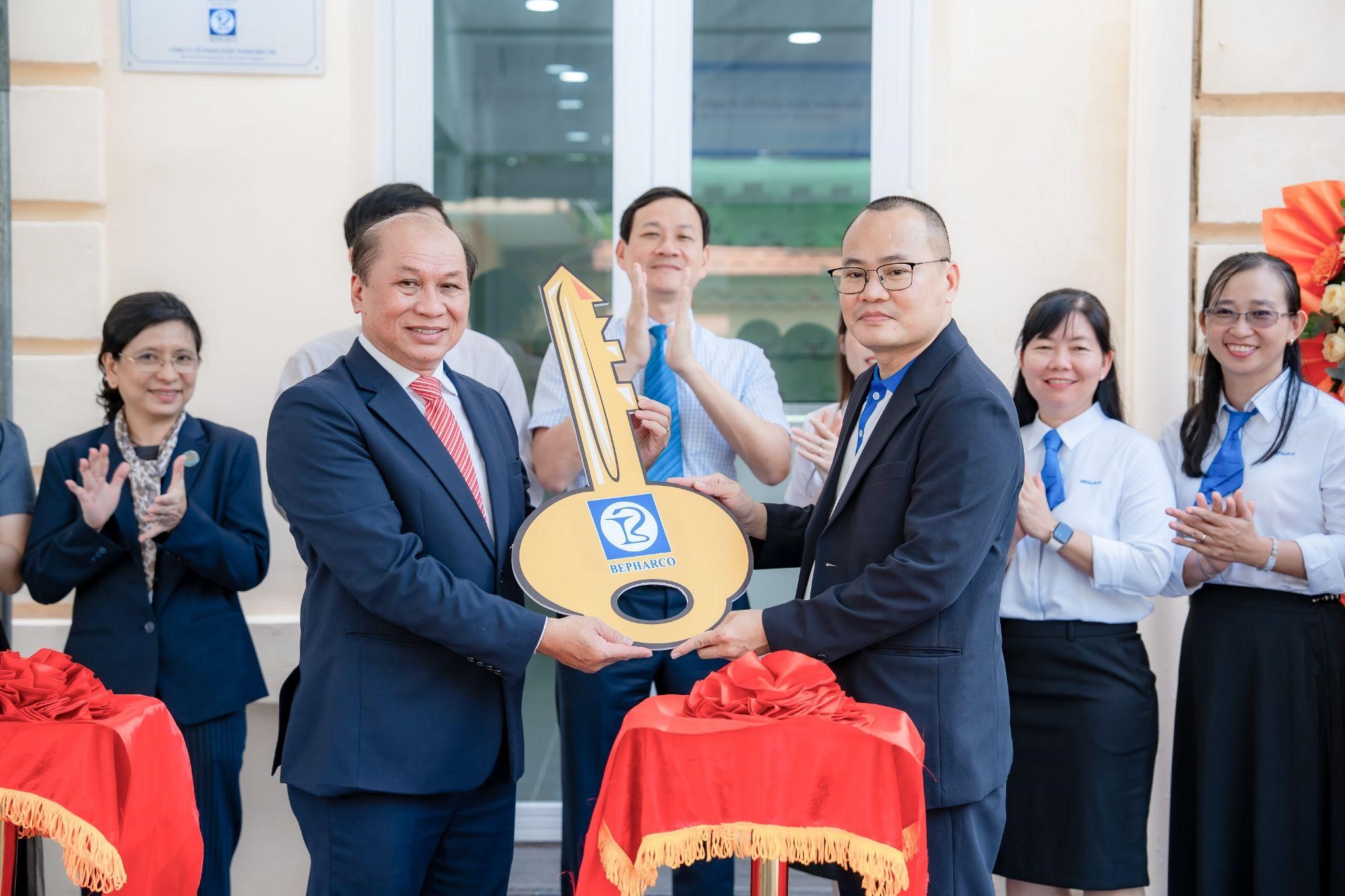 Bepharco mang lý thuyết đến gần thực tiễn - Kết nối giảng đường với doanh nghiệp - Ảnh 1.