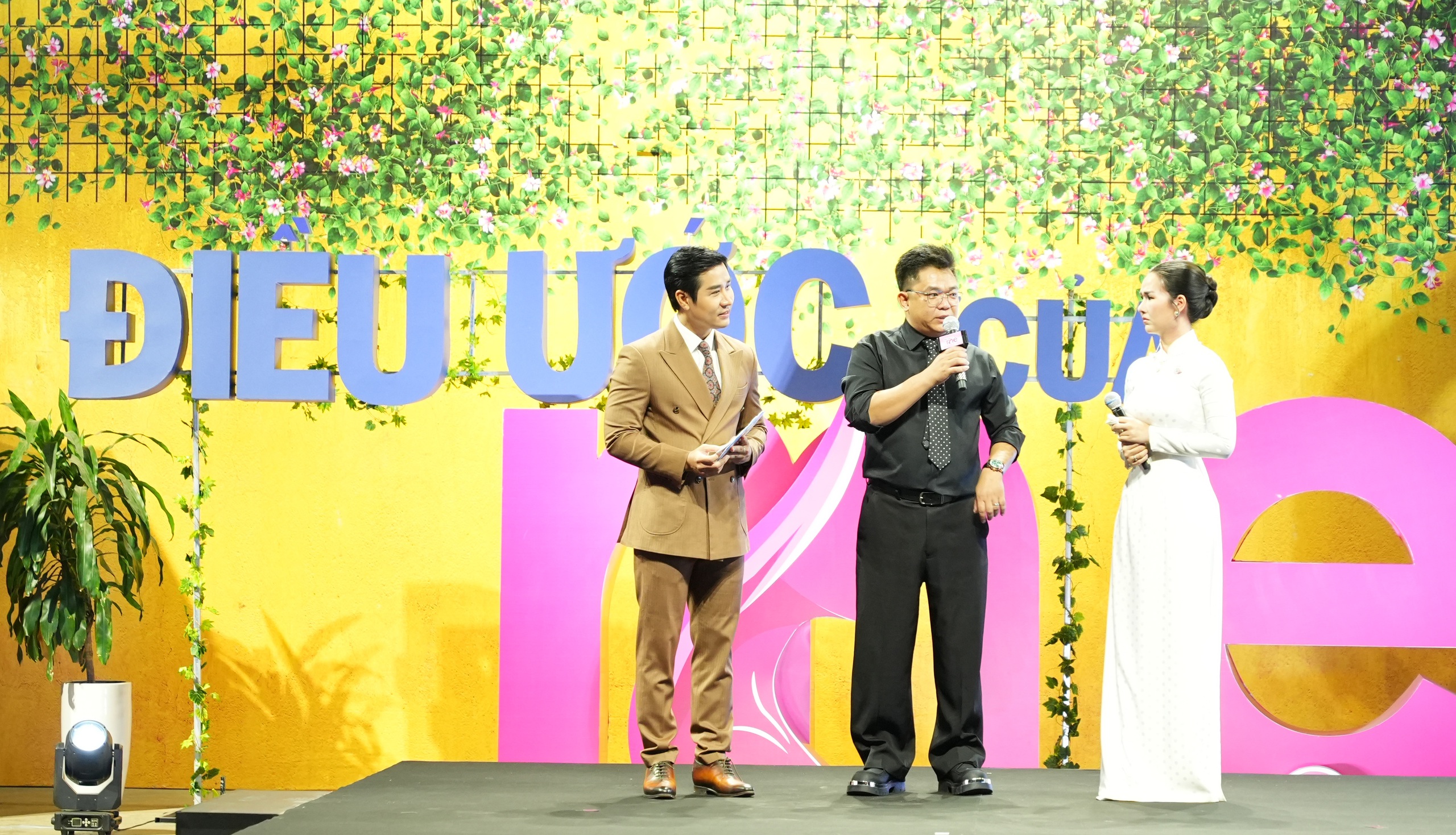 Việt Hương tiết lộ lý do hạn chế tham gia gameshow - Ảnh 2.