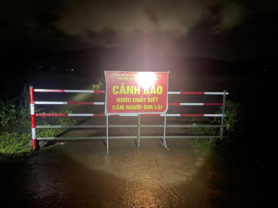 Gia Lai kích hoạt hệ thống ứng phó bão Kalmaegi- Ảnh 2. Gia Lai kích hoạt hệ thống ứng phó bão Kalmaegi- Ảnh 2.