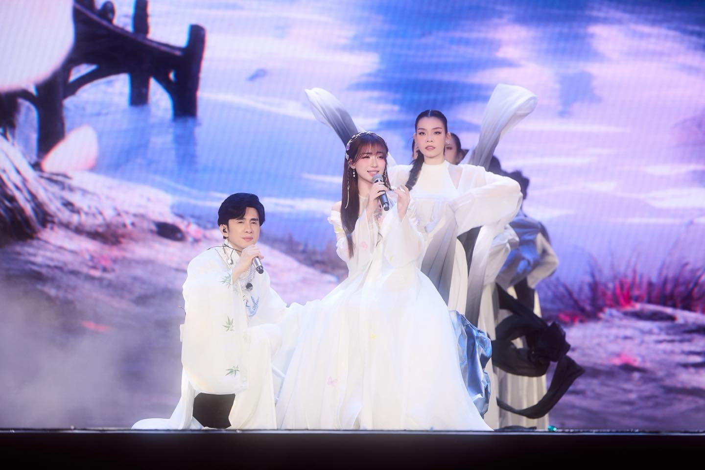 Hòa Minzy: Đan Trường chuyển tiền ngay khi nghe bài hát mới của tôi - Ảnh 1.