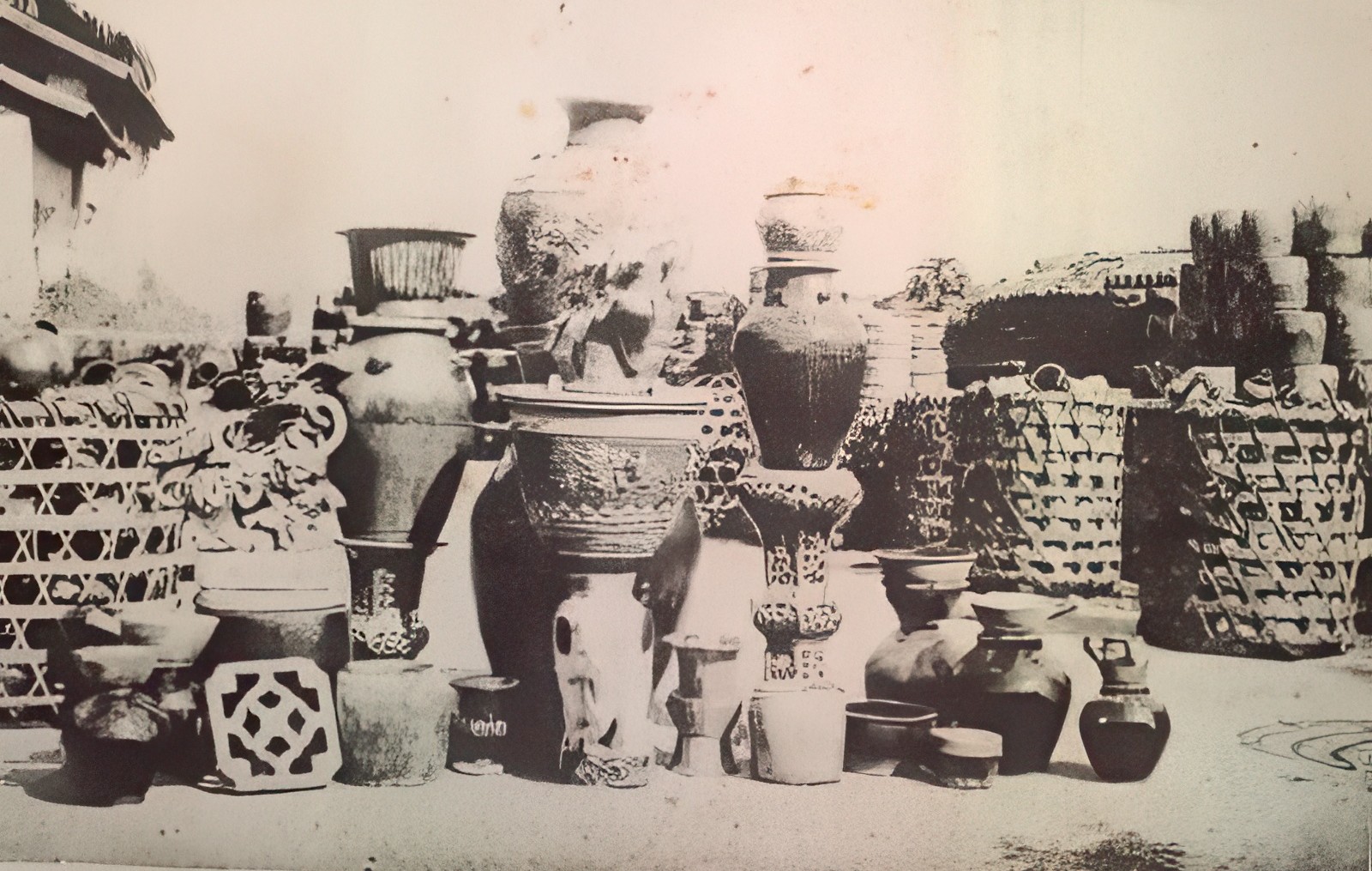 Ai là những nghệ nhân đầu tiên của nghề gốm Sài Gòn xưa?  - Ảnh 3.