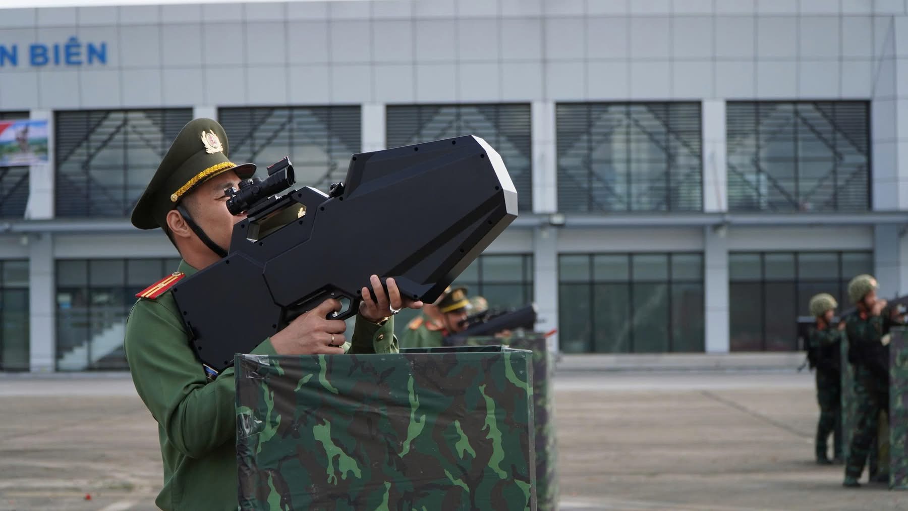 500 người diễn tập chống khủng bố tại Điện Biên - Ảnh 10.