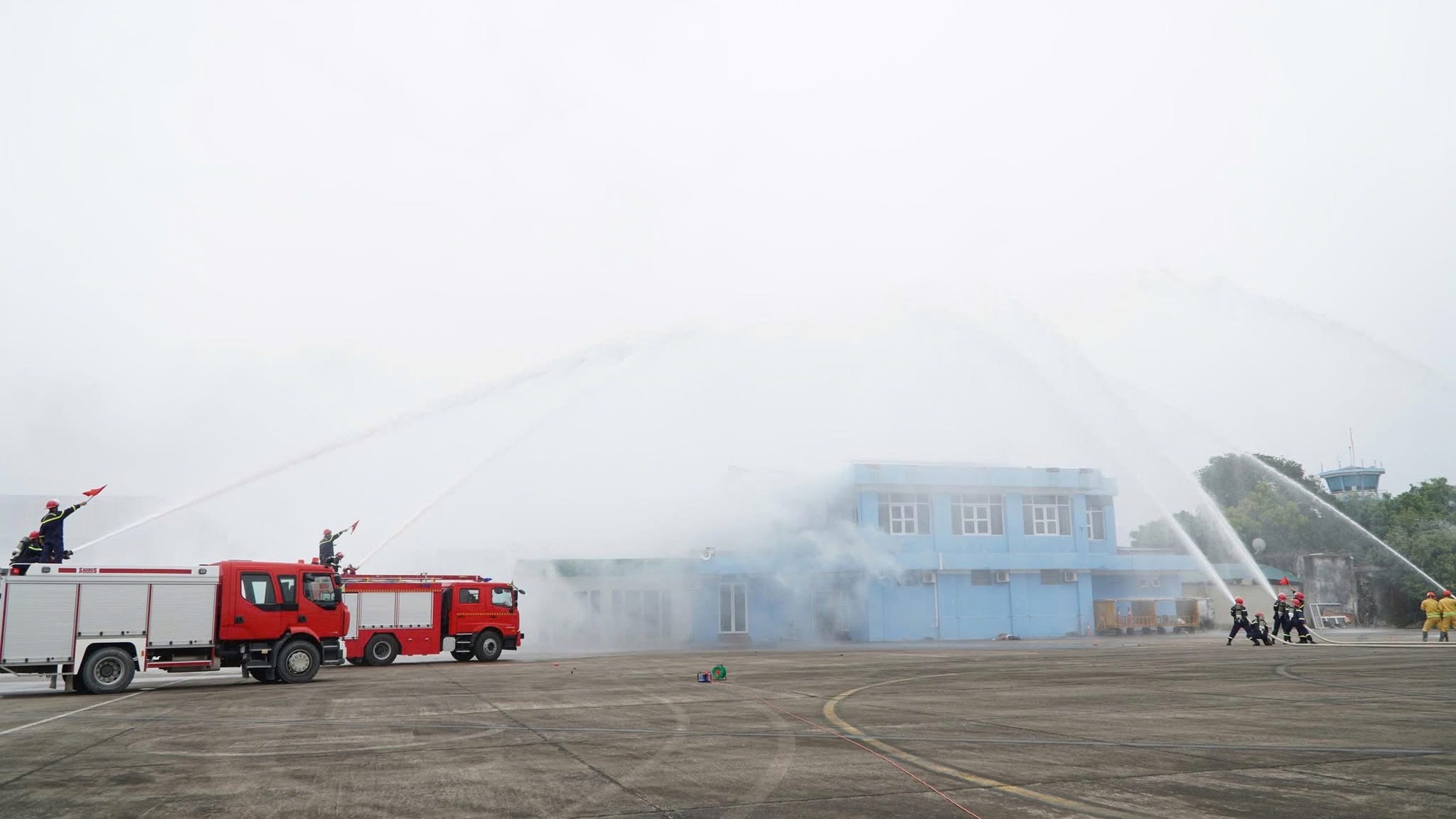 500 người diễn tập chống khủng bố tại Điện Biên - Ảnh 7.