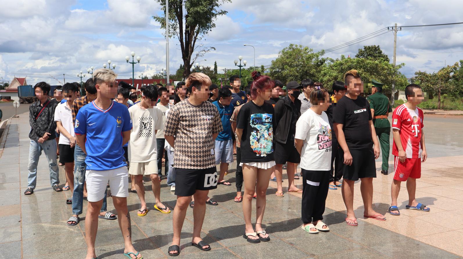 Tiếp nhận hơn 60 công dân Việt Nam chạy thoát khỏi cơ sở lừa đảo trực tuyến - Ảnh 2.