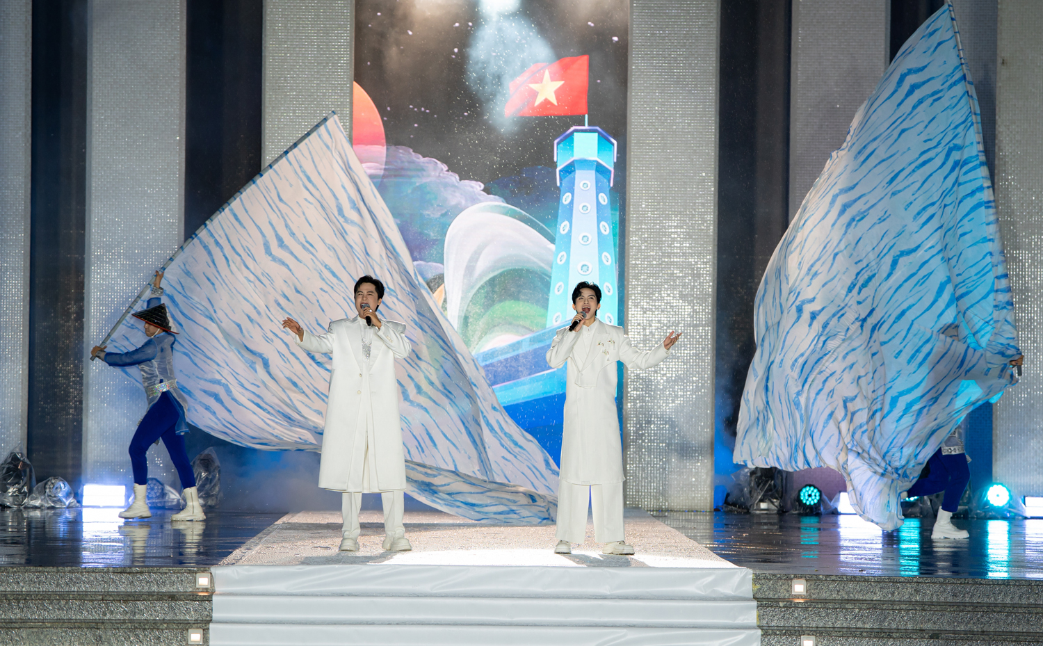 'Hot boy cải lương' Quách Phú Thành 'lột xác' ở tuổi 20 - Ảnh 1. 'Hot boy cải lương' Quách Phú Thành 'lột xác' ở tuổi 20 - Ảnh 1.