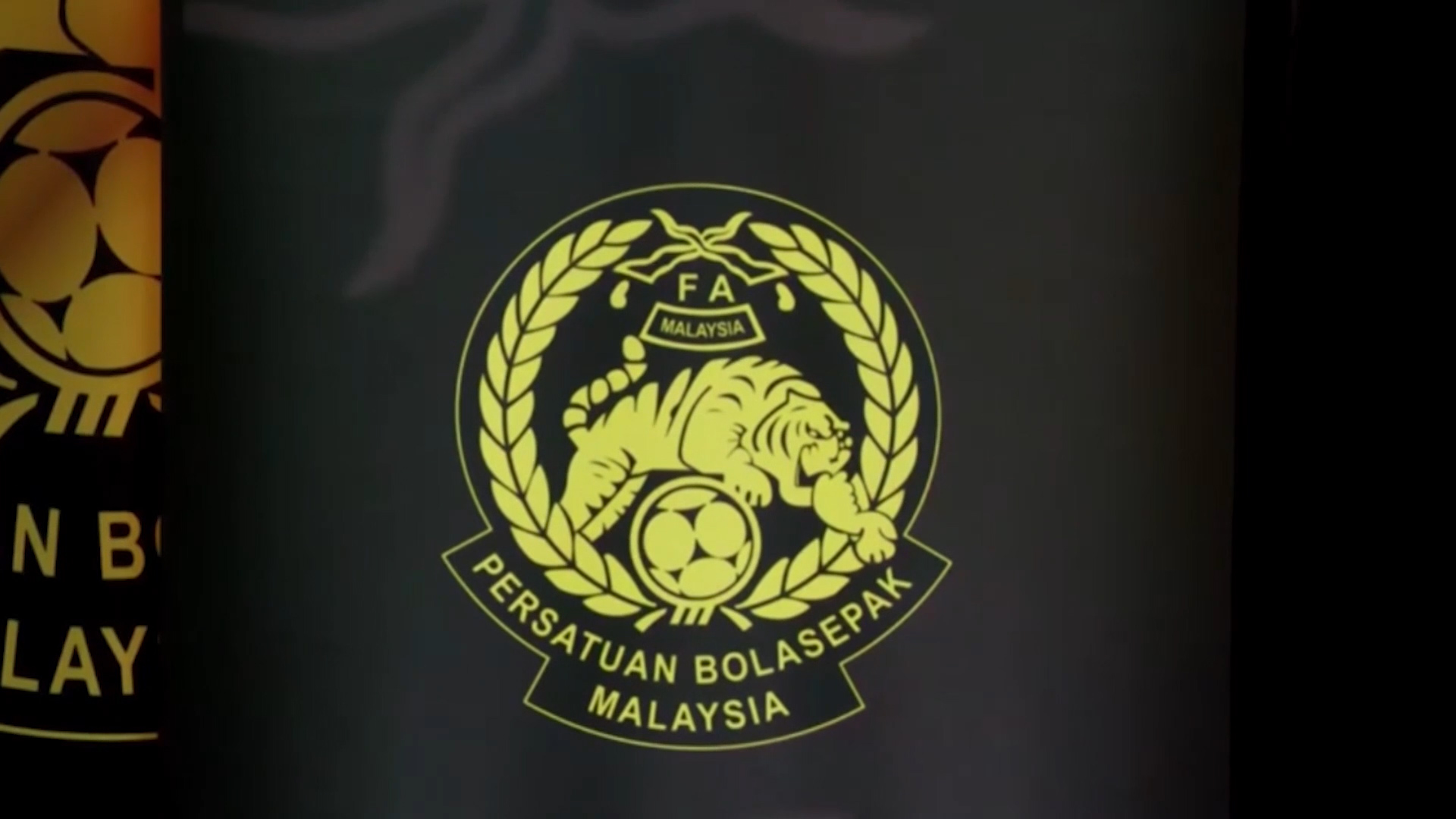 Bộ trưởng Malaysia yêu cầu FAM chịu trách nhiệm, ủng hộ điều tra độc lập bê bối nhập tịch- Ảnh 2. Bộ trưởng Malaysia yêu cầu FAM chịu trách nhiệm, ủng hộ điều tra độc lập bê bối nhập tịch- Ảnh 2.