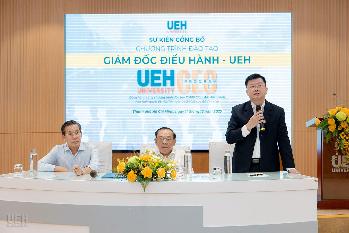 UEH CEO Program - Hành trình 'làm mới' lãnh đạo doanh nghiệp Việt- Ảnh 1. UEH CEO Program - Hành trình 'làm mới' lãnh đạo doanh nghiệp Việt- Ảnh 1.