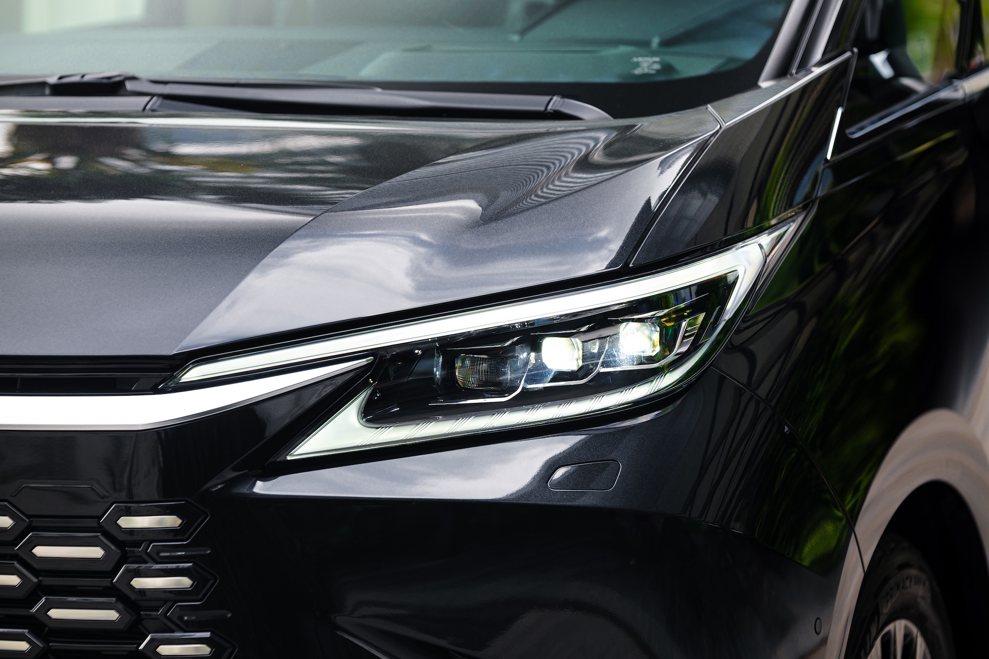 'Biệt thự di động' Lexus LM 500h giá 7,53 tỉ có gì hấp dẫn đại gia Việt? - Ảnh 5.