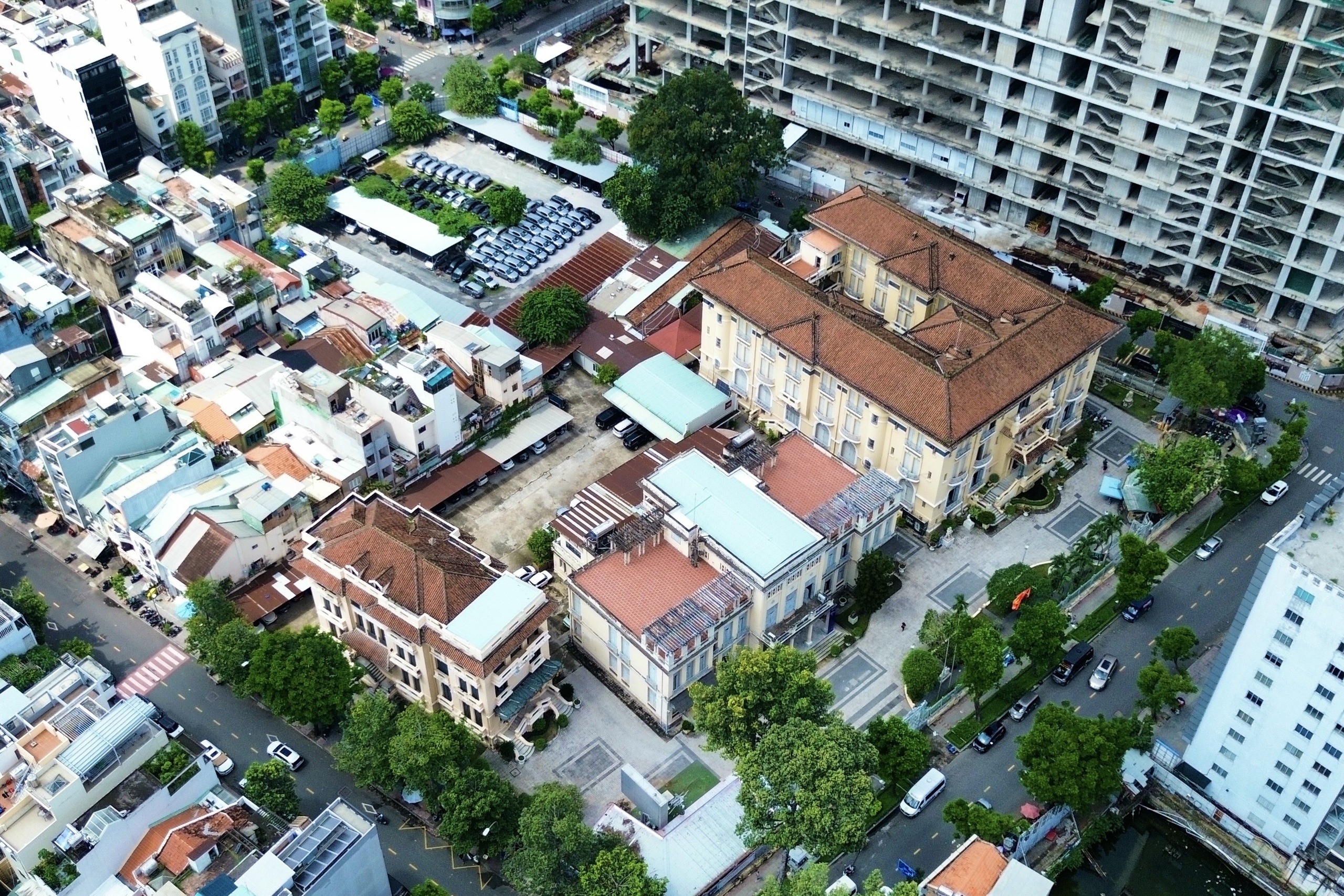 Biệt thự 99 cửa của tỉ phú Đông Dương xưa lừng danh ở TP.HCM- Ảnh 1. Biệt thự 99 cửa của tỉ phú Đông Dương xưa lừng danh ở TP.HCM- Ảnh 1.