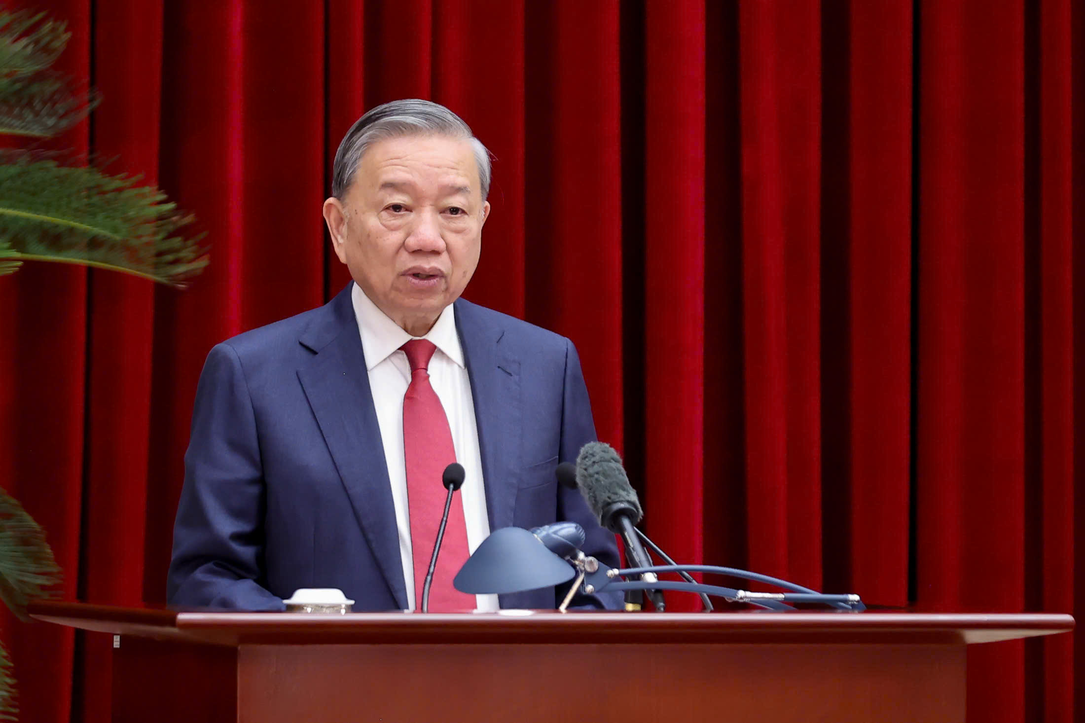 Phát biểu khai mạc Hội nghị Trung ương 14 của Tổng Bí thư Tô Lâm- Ảnh 1.