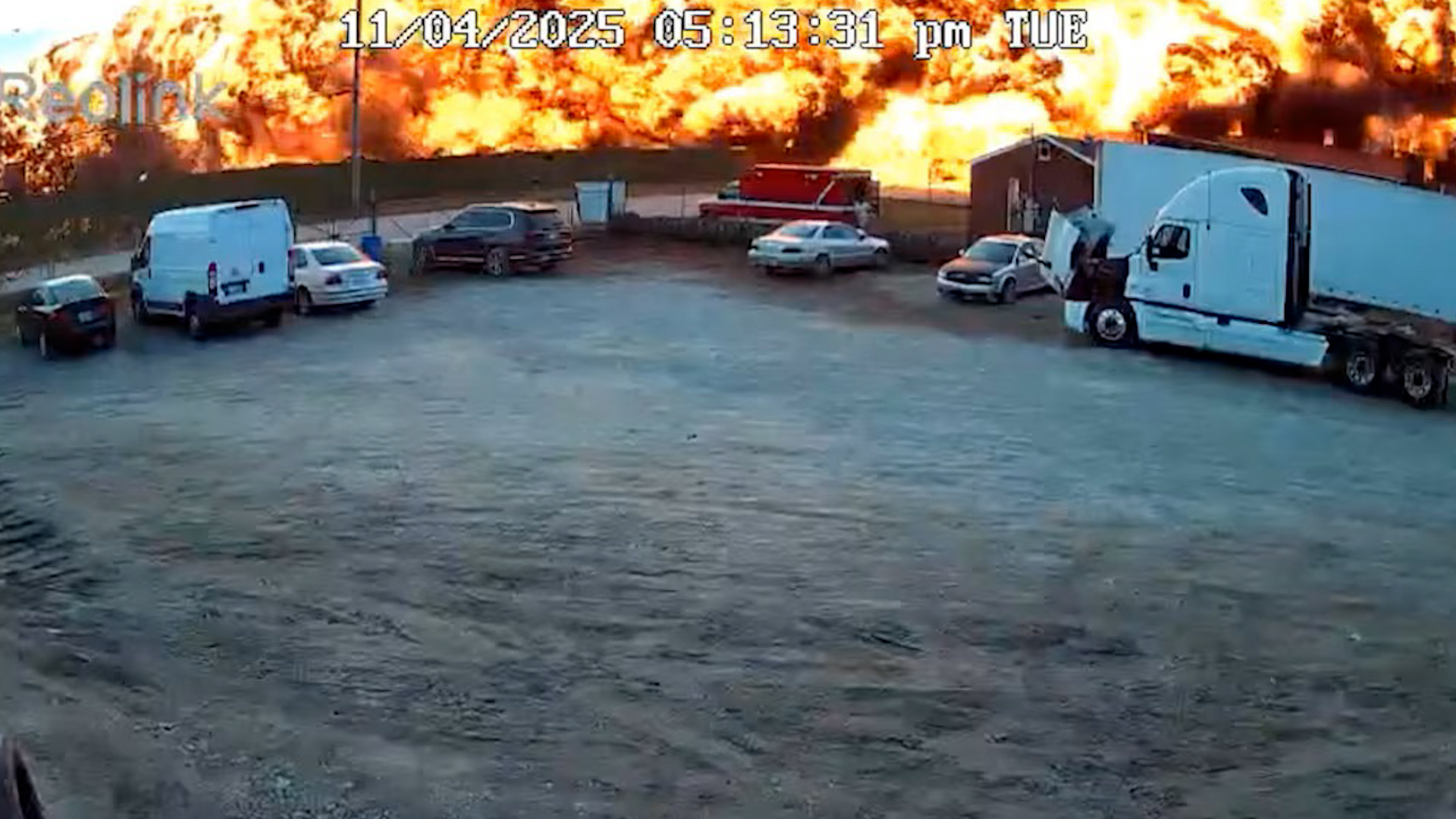 M&aacute;y bay rơi ch&aacute;y dữ dội, &iacute;t nhất 7 người thiệt mạng ở Mỹ - Ảnh 1.