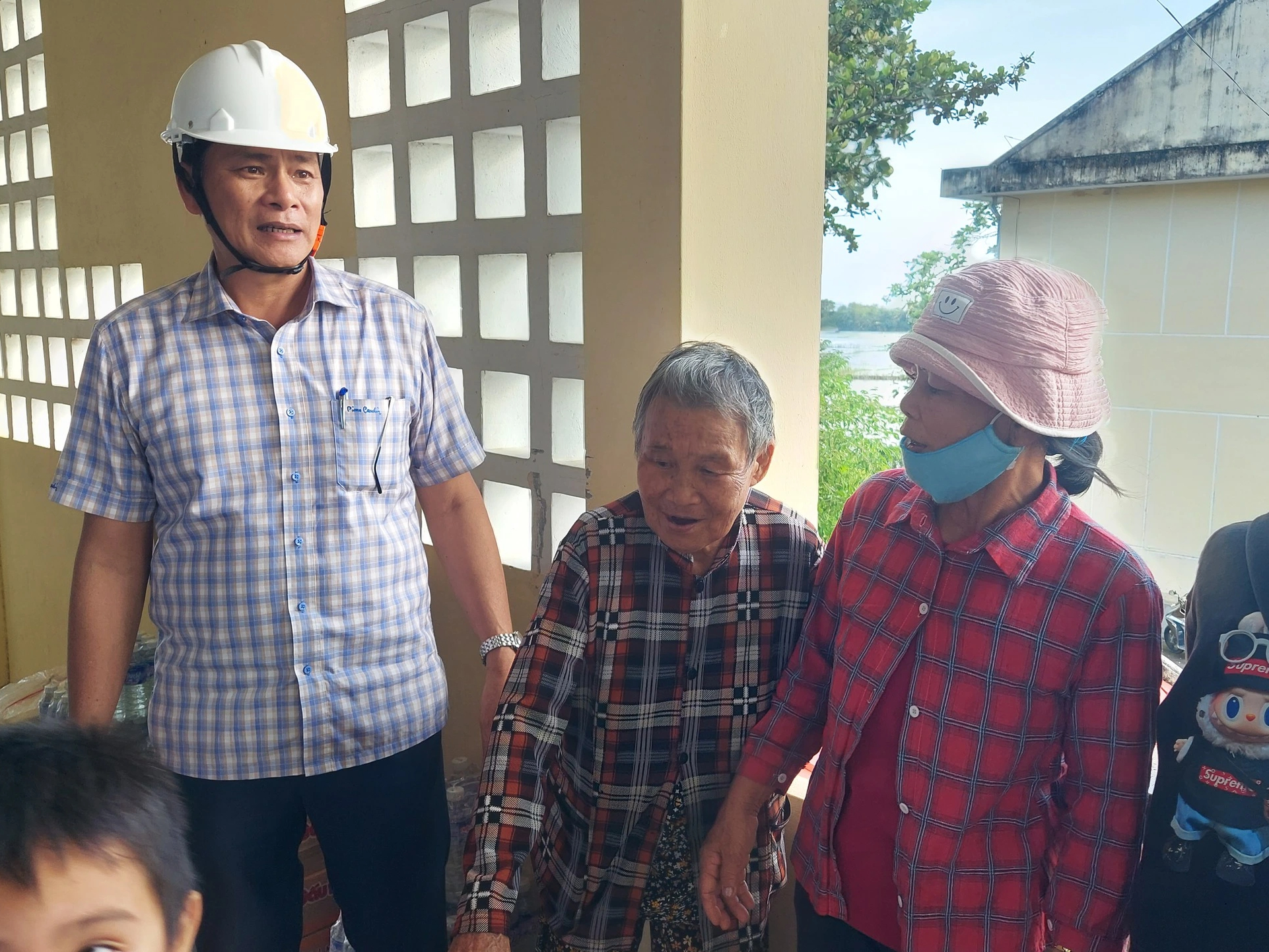 - Φωτογραφία 5. - Ảnh 5.