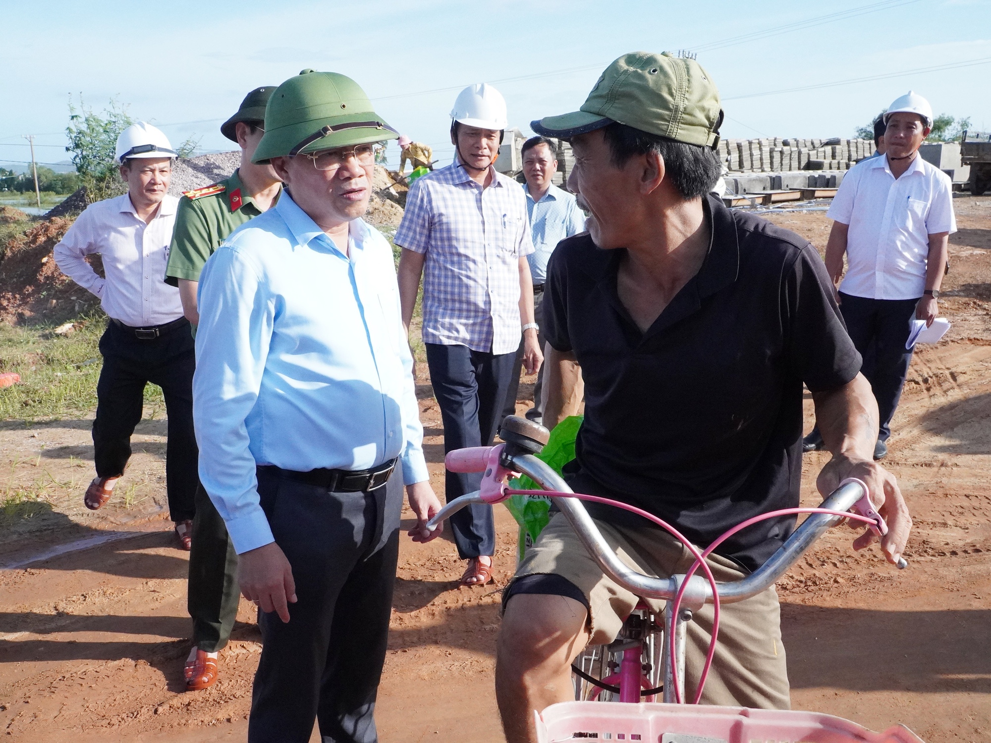 - Φωτογραφία 6. - Ảnh 6.