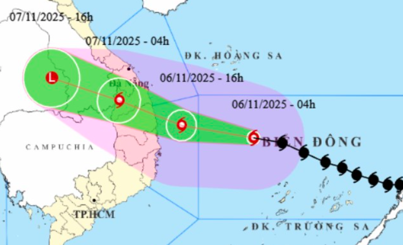 Bão Kalmaegi mạnh cấp 14, đang hướng vào Quảng Ngãi - Gia Lai- Ảnh 1. Bão Kalmaegi mạnh cấp 14, đang hướng vào Quảng Ngãi - Gia Lai- Ảnh 1.