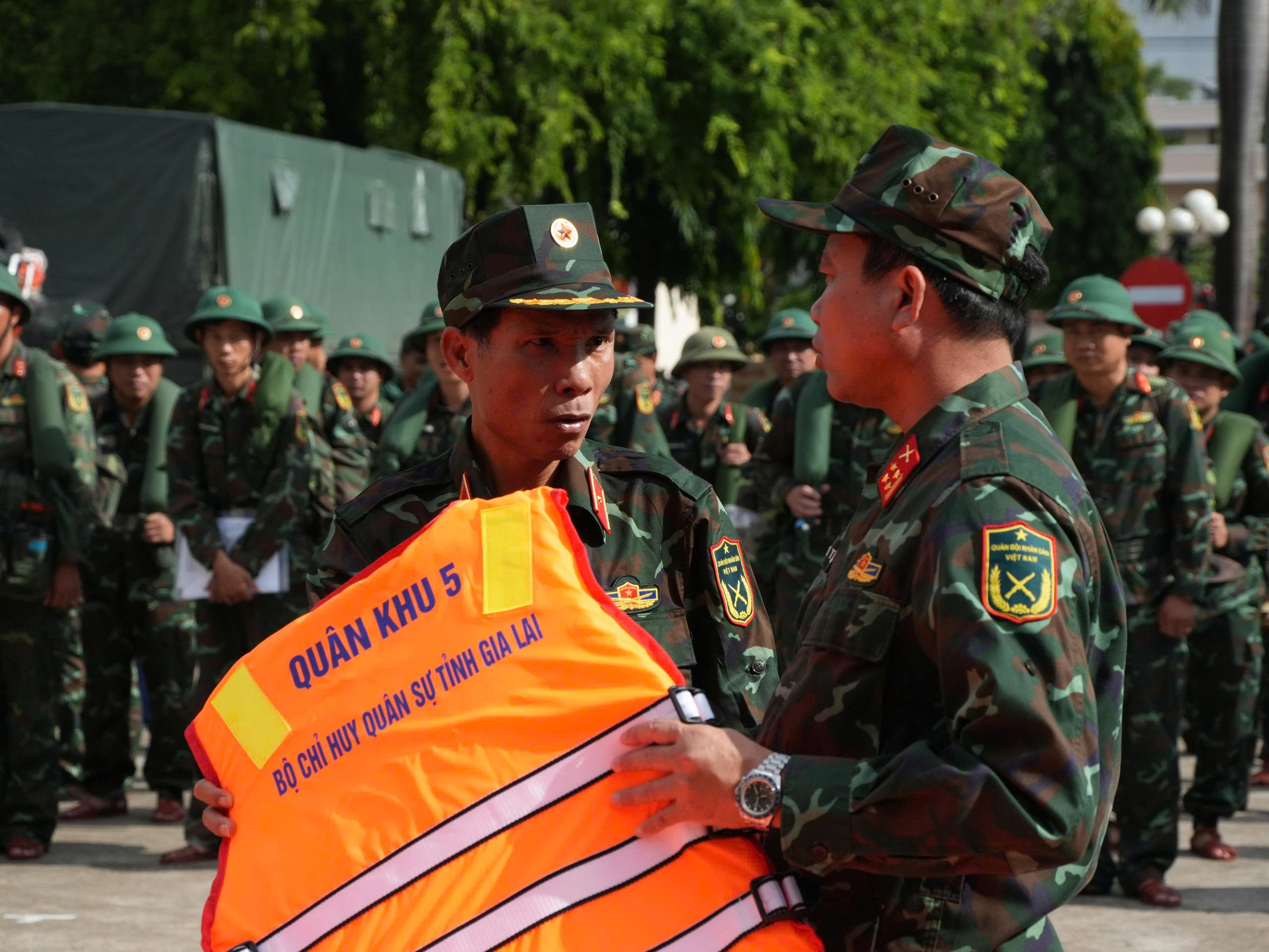 Gia Lai hỗ trợ tiền cho người dân di dời tránh bão Kalmaegi- Ảnh 3. Gia Lai hỗ trợ tiền cho người dân di dời tránh bão Kalmaegi- Ảnh 3.