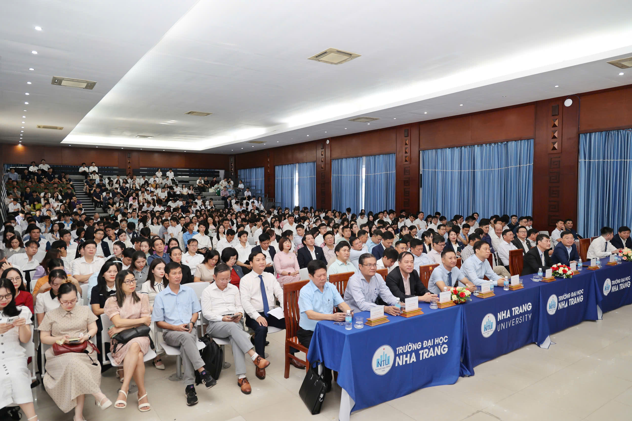 125 đề tài sinh viên tranh tài giải thưởng KH-CN toàn quốc tại Khánh Hòa - Ảnh 2. 125 đề tài sinh viên tranh tài giải thưởng KH-CN toàn quốc tại Khánh Hòa - Ảnh 2.