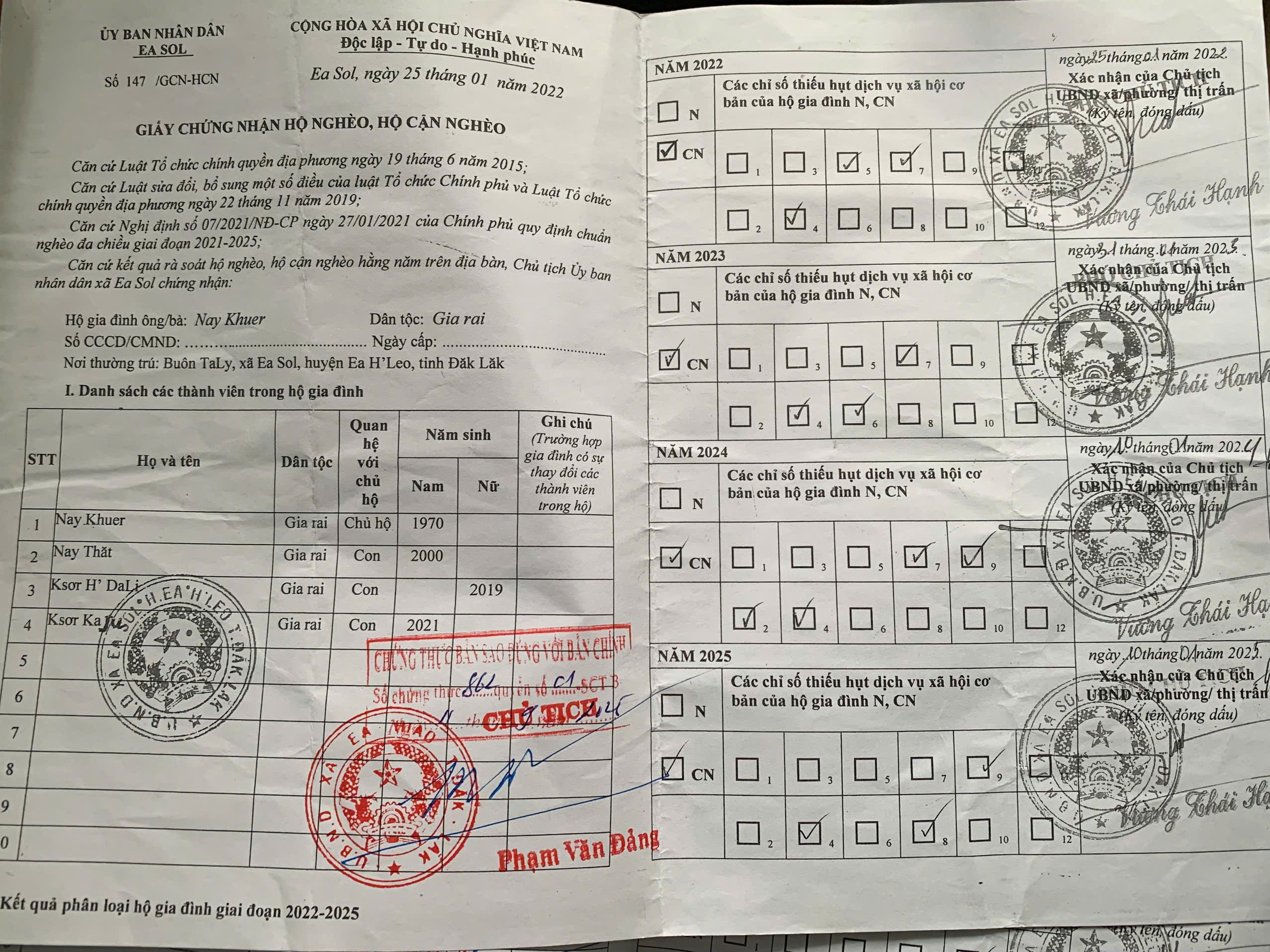 Con muốn sống: Gia đình cạn tiền, bé trai Gia Rai nguy cơ dừng điều trị ung thư- Ảnh 2. Con muốn sống: Gia đình cạn tiền, bé trai Gia Rai nguy cơ dừng điều trị ung thư- Ảnh 2.