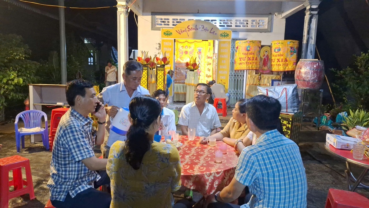 Cà Mau: Hai cha con tử vong dưới vuông tôm, nghi bị điện giật - Ảnh 2.