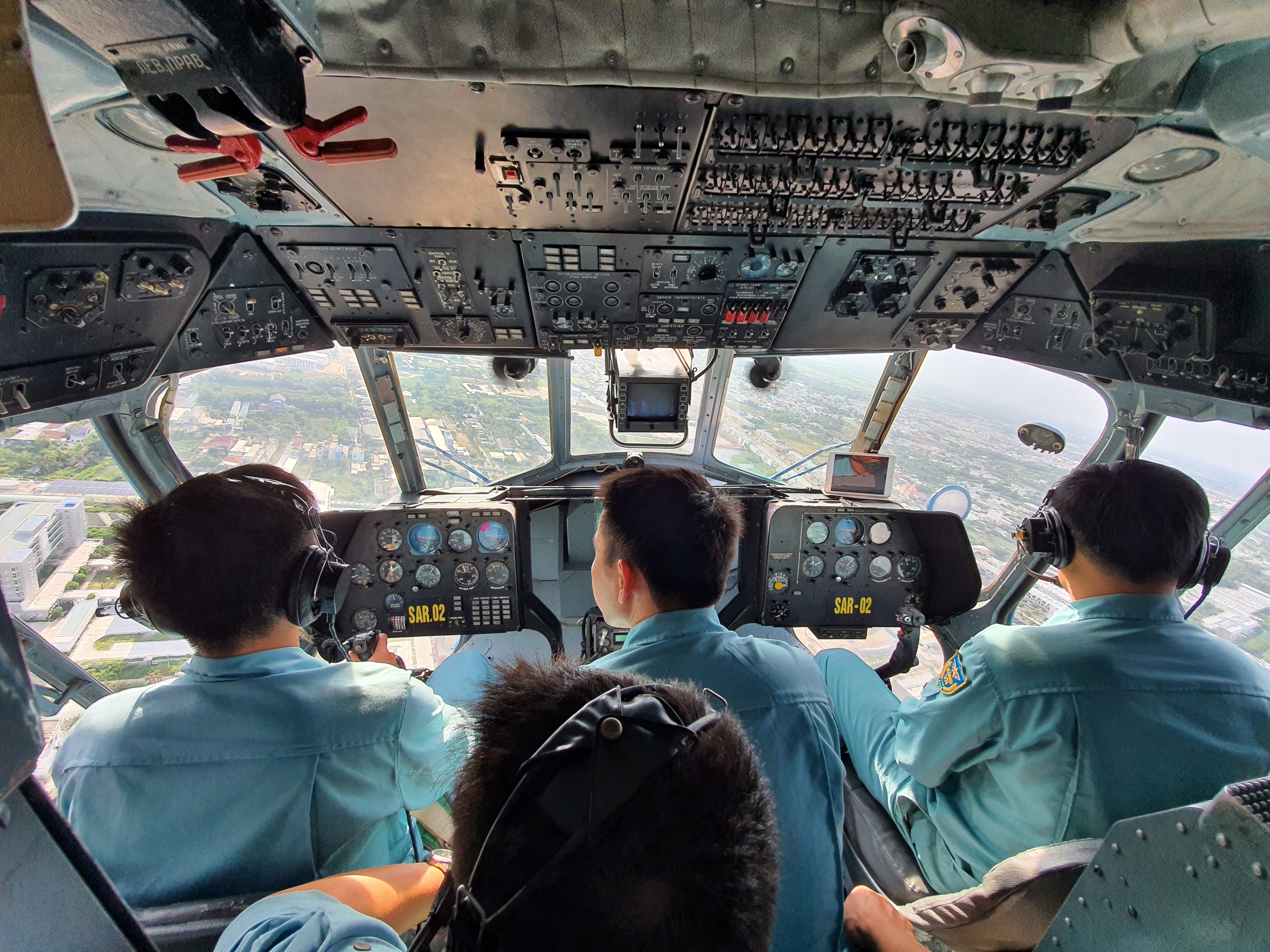 Trực thăng quân sự luyện tập bay treo cứu người tại Rạch Giá- Ảnh 3. Trực thăng quân sự luyện tập bay treo cứu người tại Rạch Giá- Ảnh 3.