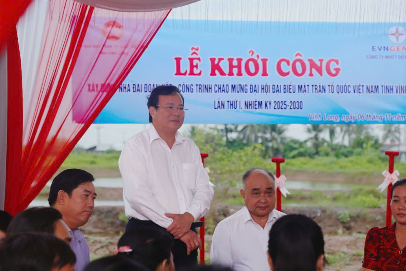 Công ty Nhiệt điện Duyên Hải chung tay xây dựng nhà Đại đoàn kết- Ảnh 2. Công ty Nhiệt điện Duyên Hải chung tay xây dựng nhà Đại đoàn kết- Ảnh 2.