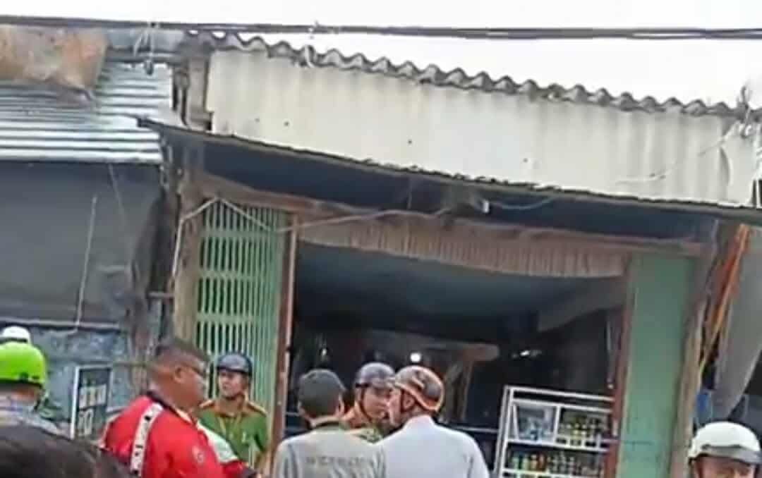 Cà Mau: Hai mẹ con tử vong trong phòng ngủ, nghi phạm treo cổ tự tử - Ảnh 1.