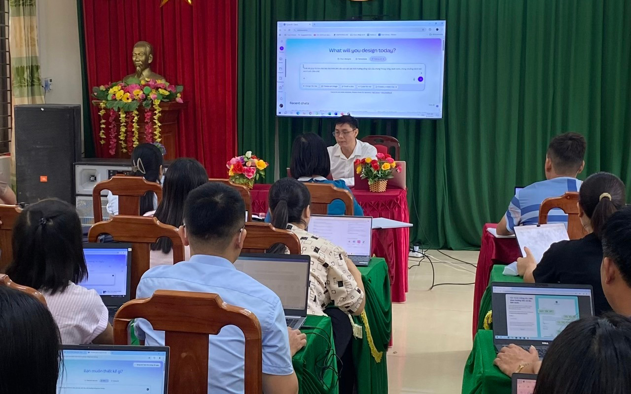 Thầy giáo tận tụy Nguyễn Việt Hải vượt 7km giữ học trò ở lại lớp - Ảnh 3. Thầy giáo tận tụy Nguyễn Việt Hải vượt 7km giữ học trò ở lại lớp - Ảnh 3.