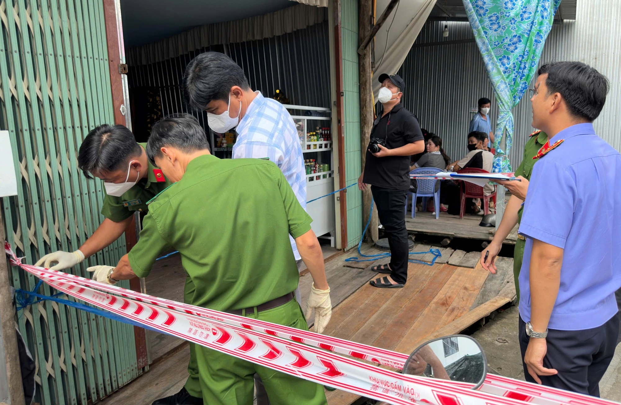 Vụ 2 mẹ con tử vong trong phòng ngủ: Nghi án mâu thuẫn tình cảm - Ảnh 1.